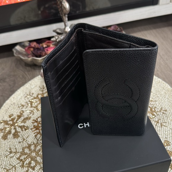 CHANEL Bifold Long Wallet In Great Condition Hard to find.. - Picture 5 of 16